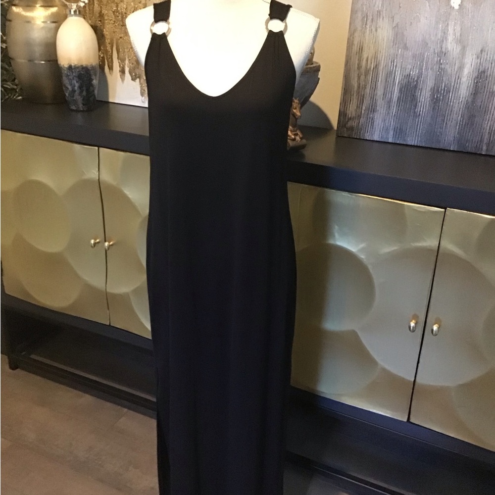 Elegant Black Maxi Dress